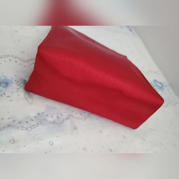 Yves Saint Laurent Parfums Cosmet case. - Picture 8 of 12